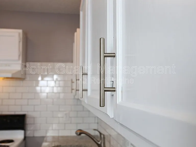 1717 N Vassar Ave — Photo 38
