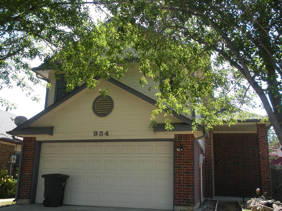 1st image of 934 Sylvan Creek Dr