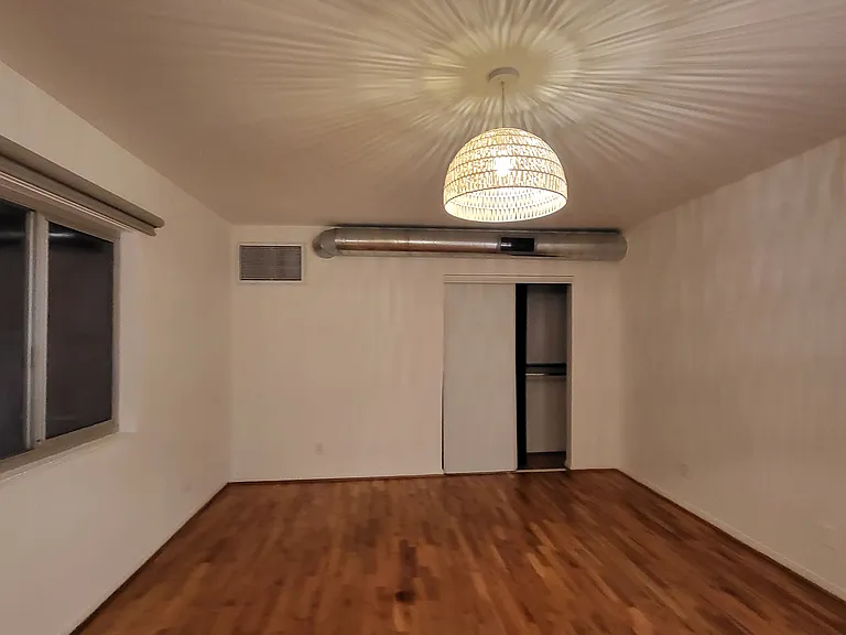 667 Flower Ave #1 — Photo 9