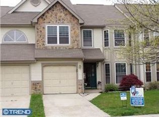 38 Sandhurst Dr, Mount Laurel, NJ 08054