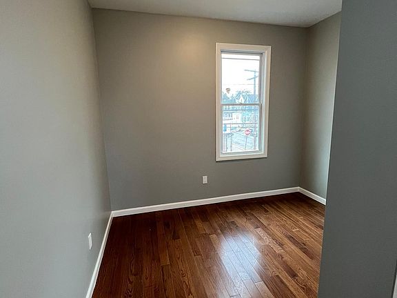 4th image of 170 Hickory St #1