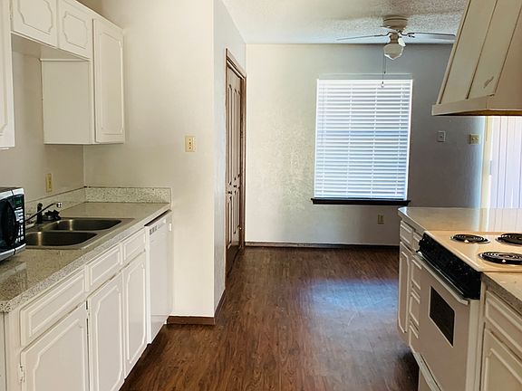 4th image of 5709 Shady Hill Ln