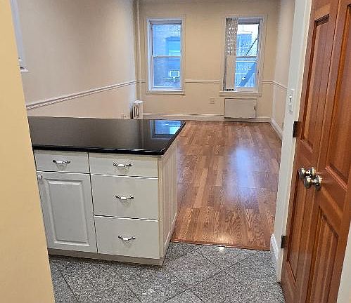 3rd image of 347 E 61st St APT 2RW