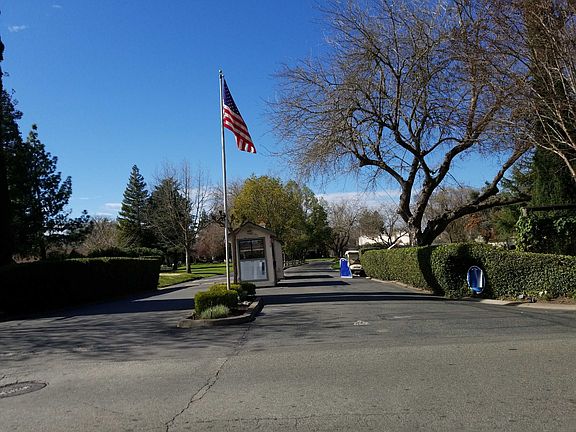 3rd image of 3440 Swallows Nest Ln
