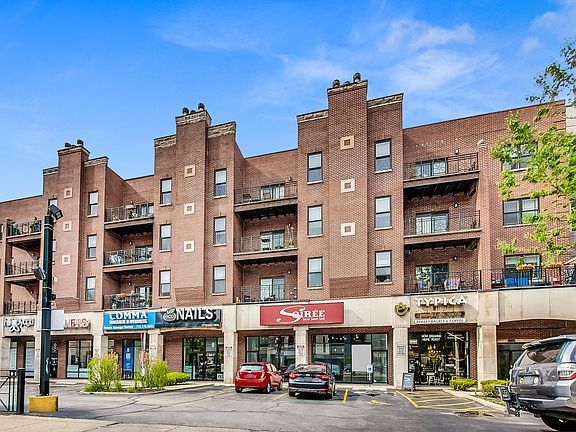2nd image of 2032 46 W Division Street Division Commercial #2036