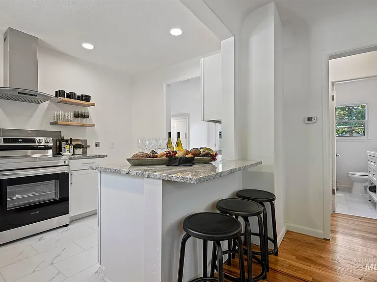 Kitchen 1