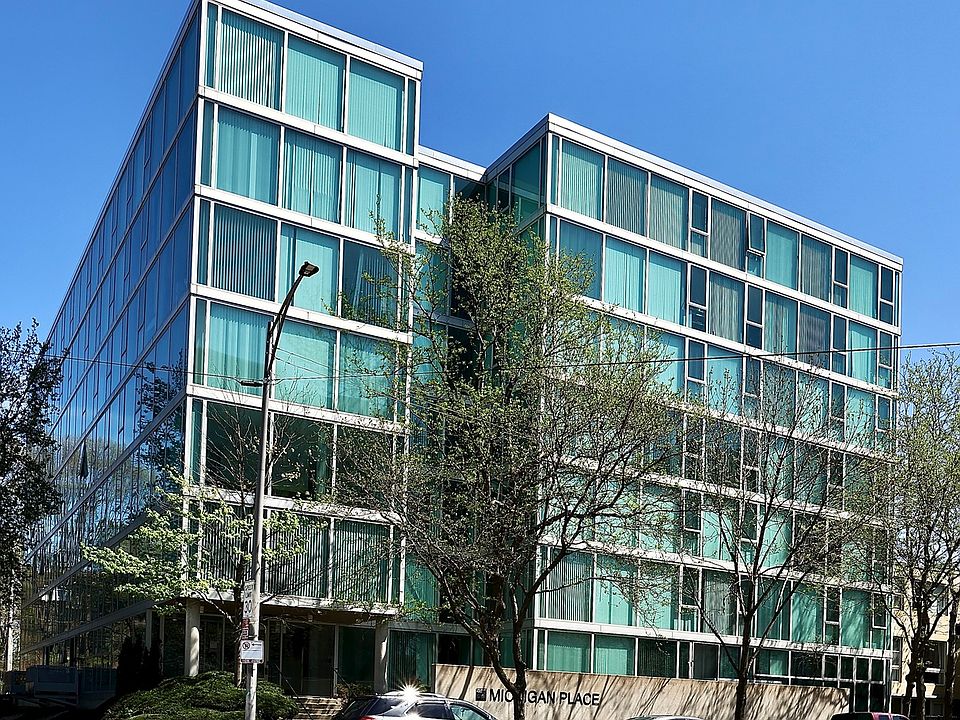 1st image of 3115 S Michigan Ave APT 504