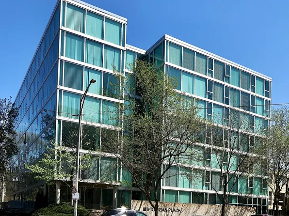 3115 S Michigan Ave APT 504, Chicago, IL 60616