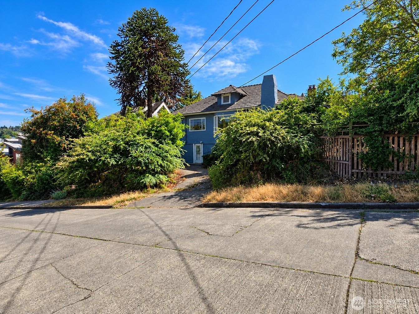 1st image of 3456 23rd Avenue W