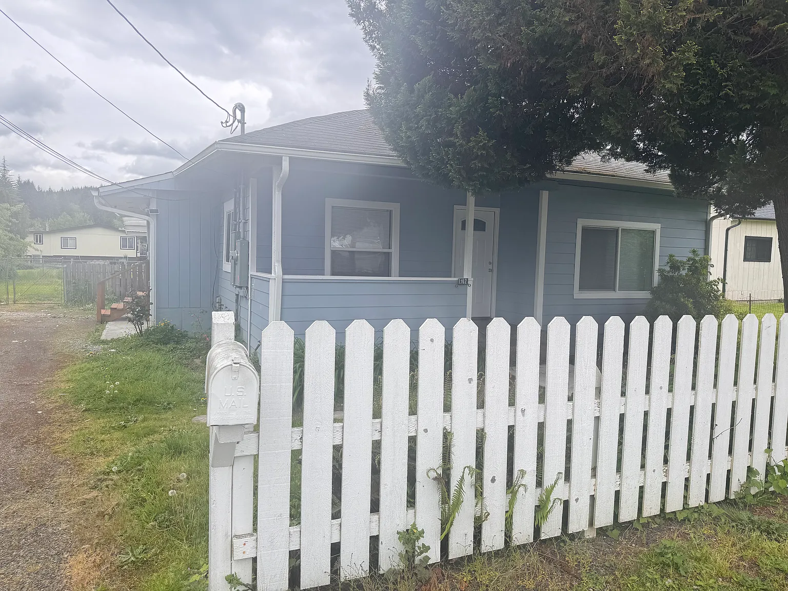 4 bed, 1297 sqft, $2,300 — Photo 2