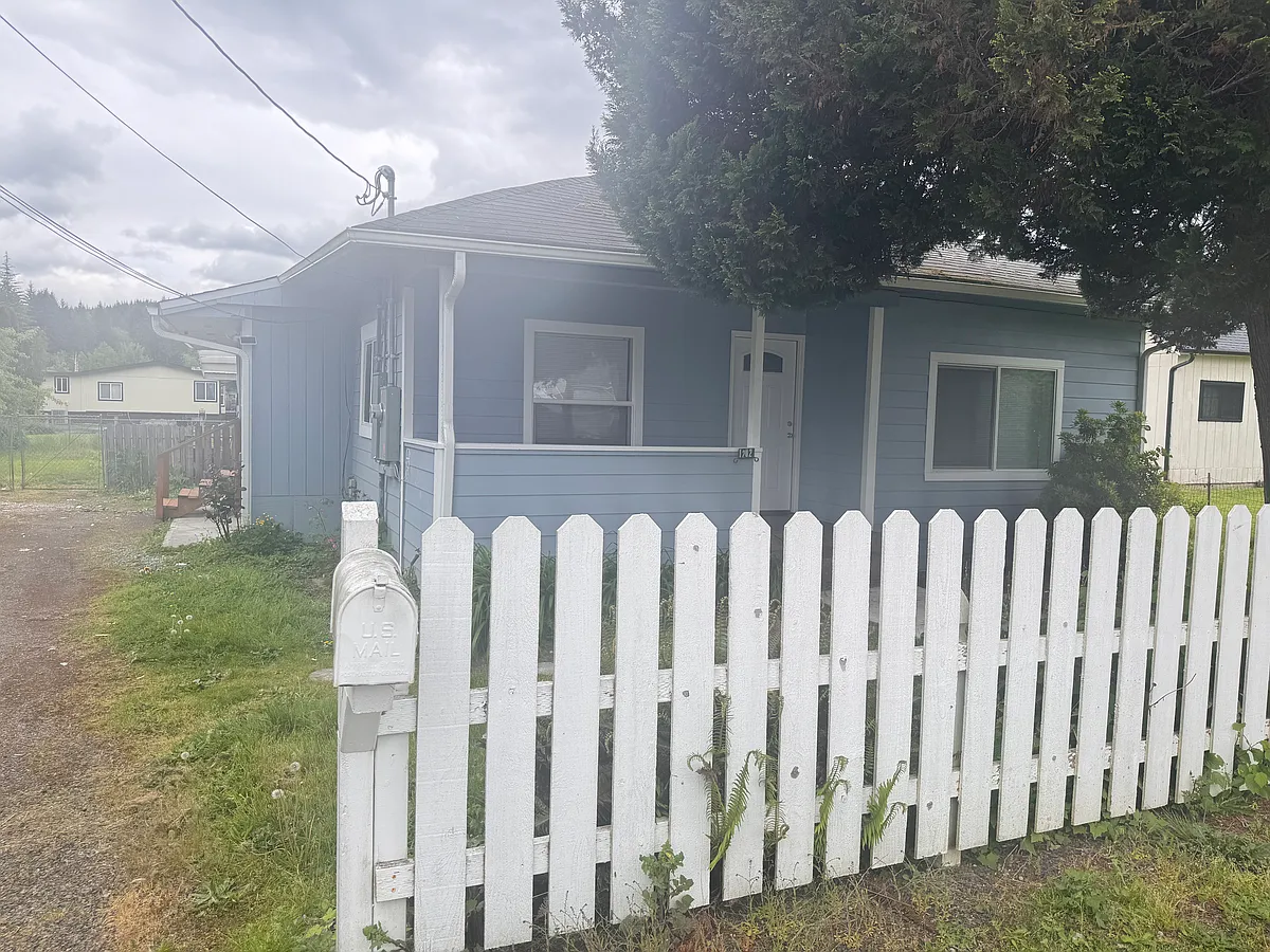 Building Photo - 1202 Rhobina St