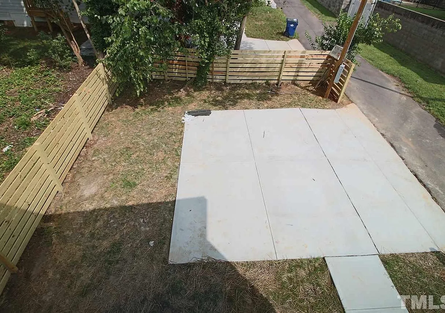 Room in 3 Bedroom Home at Heck St — Photo 4
