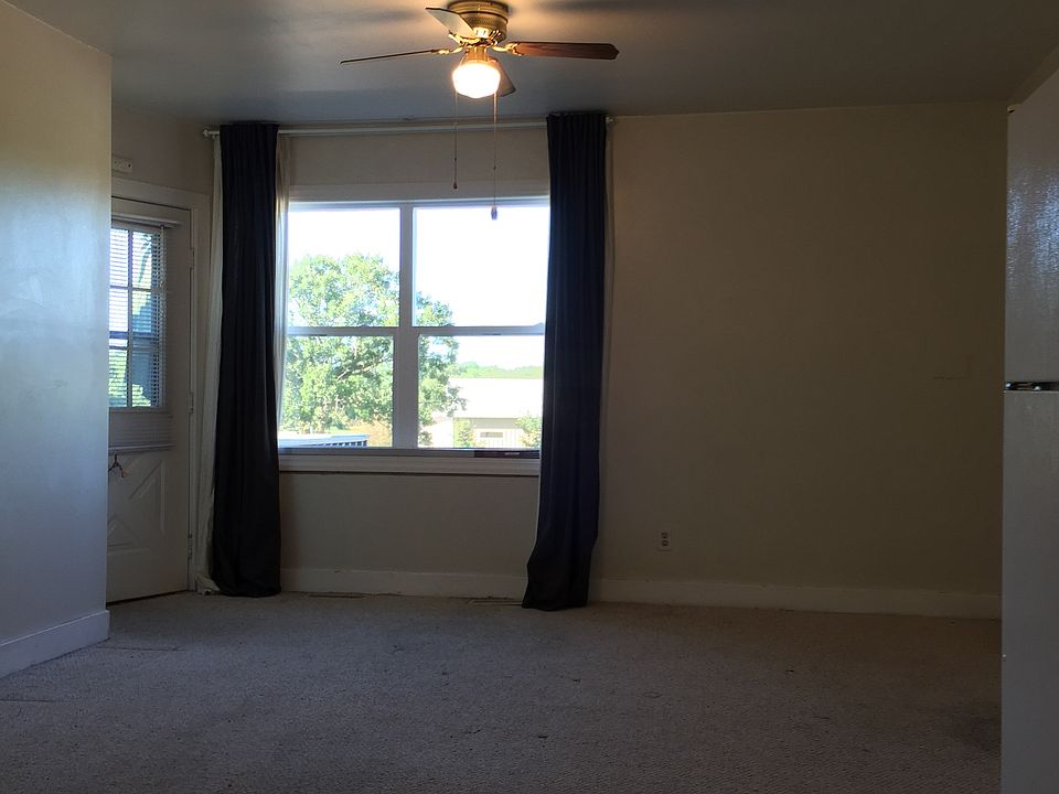 2nd image of 23526 N Echo Lake Rd APT 2