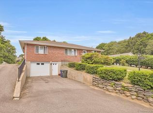 40 Gifford Ave, Willimantic, CT 06226