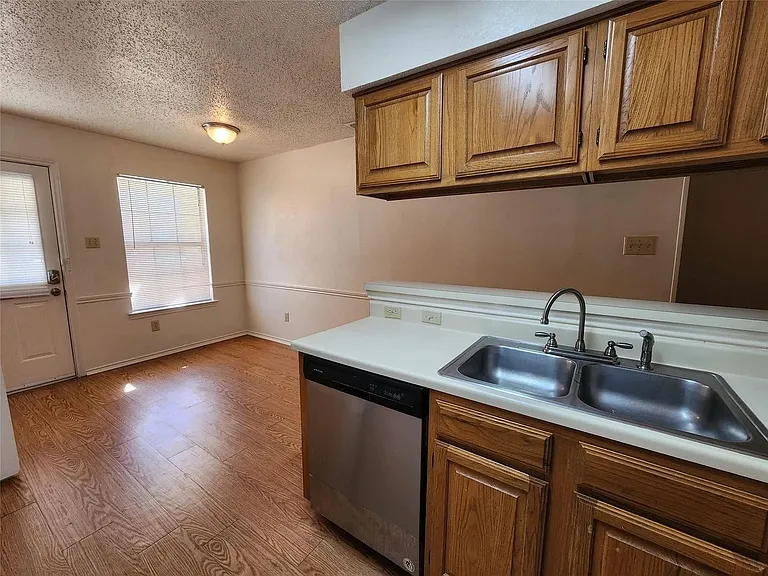 3008 N Bell Ave — Photo 15