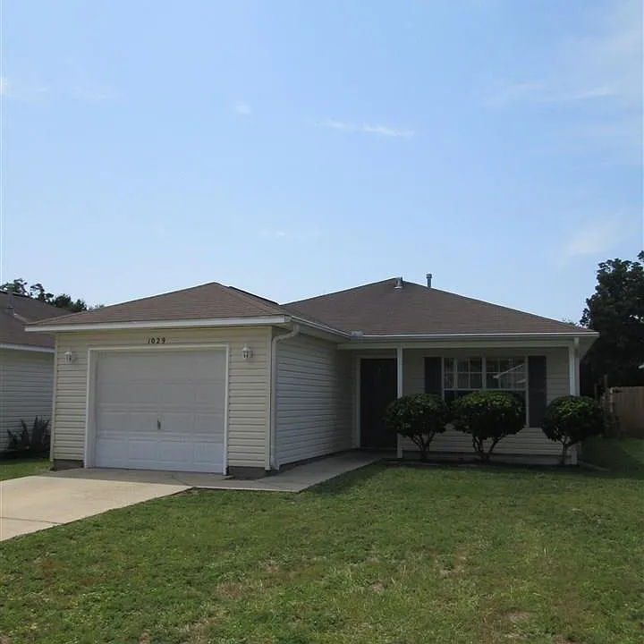 1029 Antigua Cir