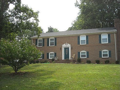 1st image of 300 Lake Forest Dr