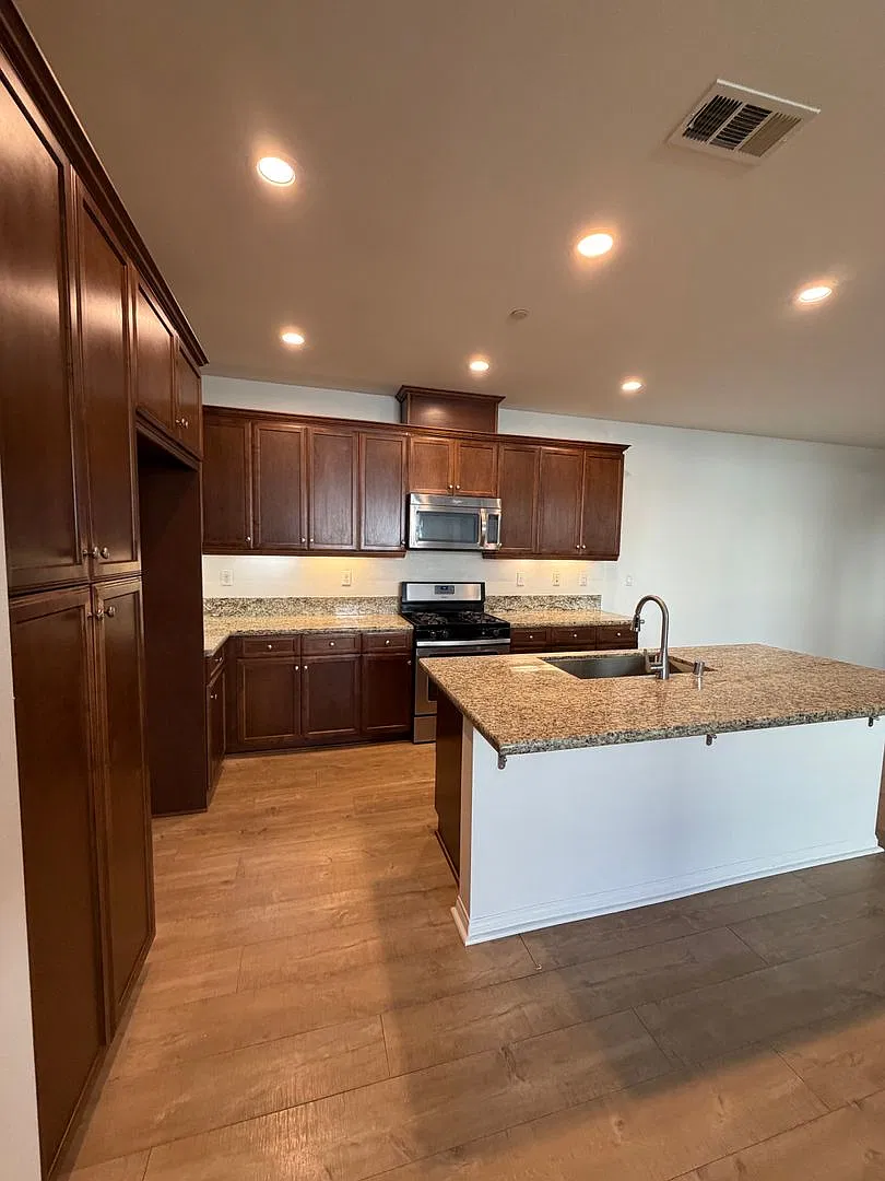 Stunning RiverPark Home | 3 Bedrooms, 3 Bathrooms & Dedicated Office — Photo 4