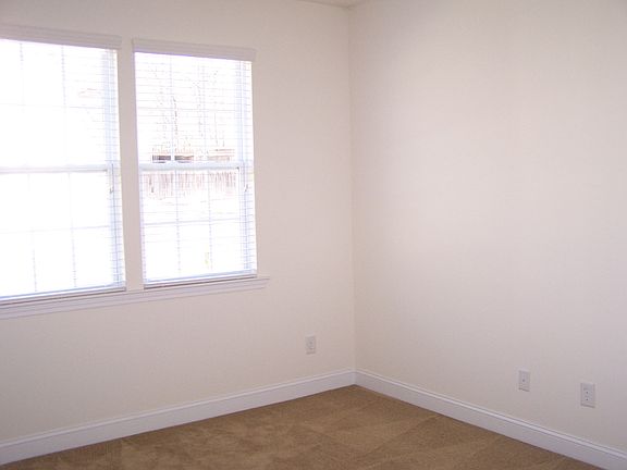 5th image of 5092 Brian Center Ln