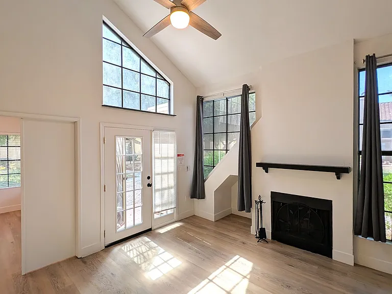 602 N May St #67 — Photo 7