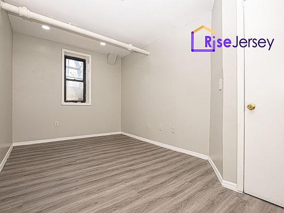 3rd image of 805 Broadway #B6a