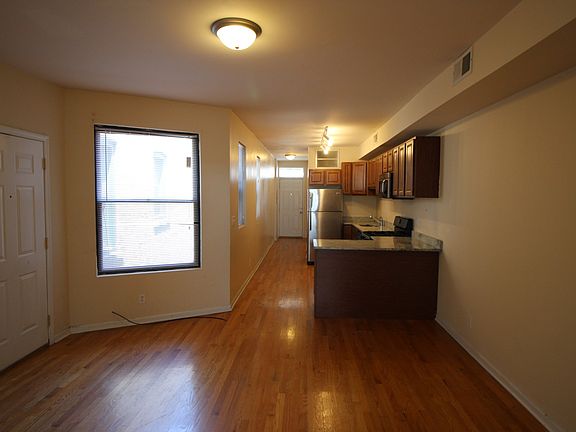 5th image of 3318 W Lawrence Ave #2