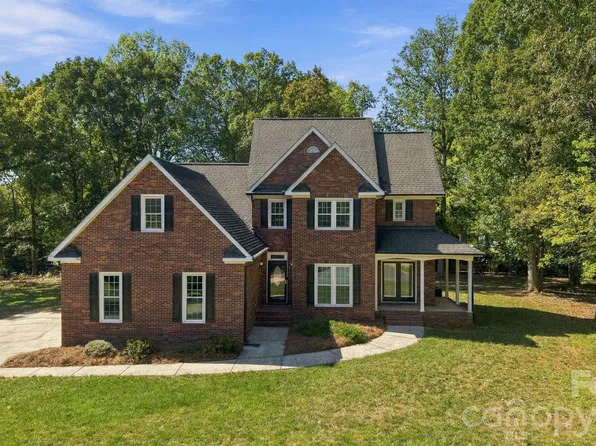 1471 Porch Swing Ln, Matthews, NC 28104