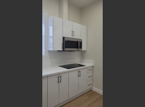 2nd image of 304 Albert St W #104