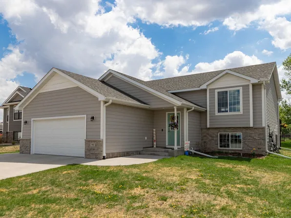 802 10th St NE, Kasson, MN 55944