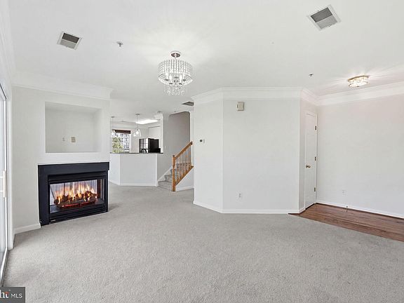 4th image of 2489 Quick St #304