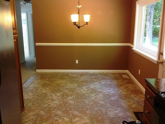 3rd image of 113 Brookewood Dr