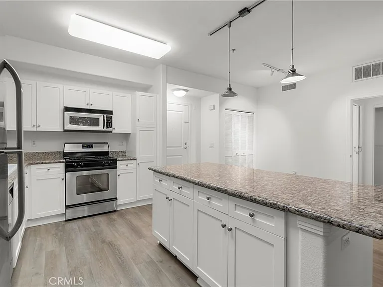 100 S Alameda #159 — Photo 34