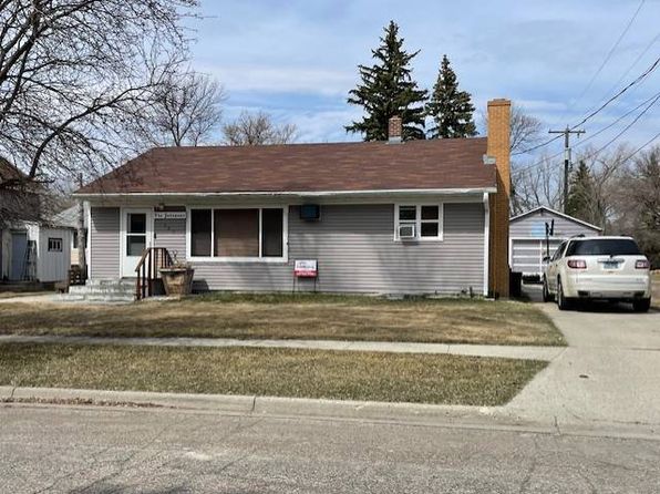 603 3rd Ave, Rolette, ND 58366