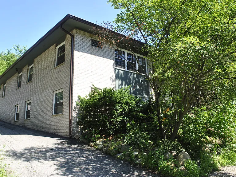 512 N Ashley St — Photo 2