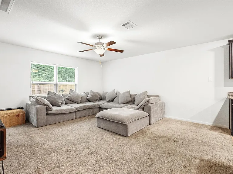 10619 Lost Maples Dr — Photo 6