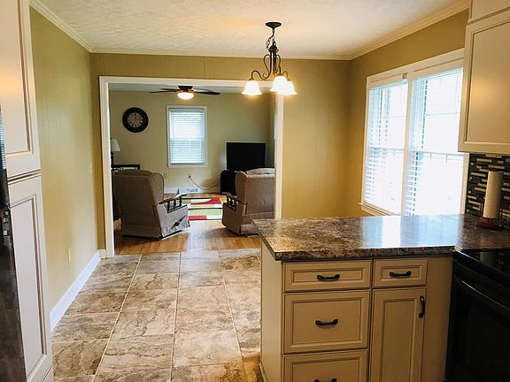 4th image of 1085 W Oak Hill Dr