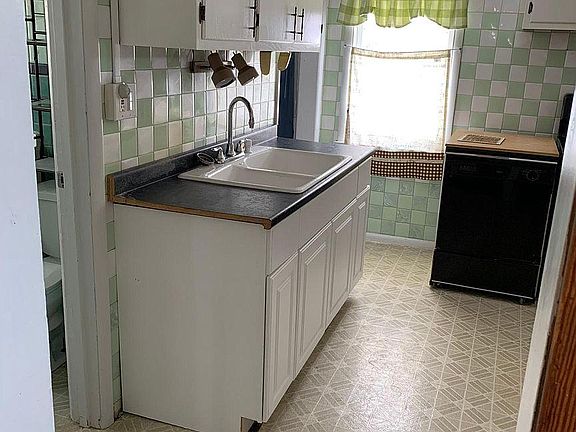 5th image of 409 ONEIDA AVE S S
