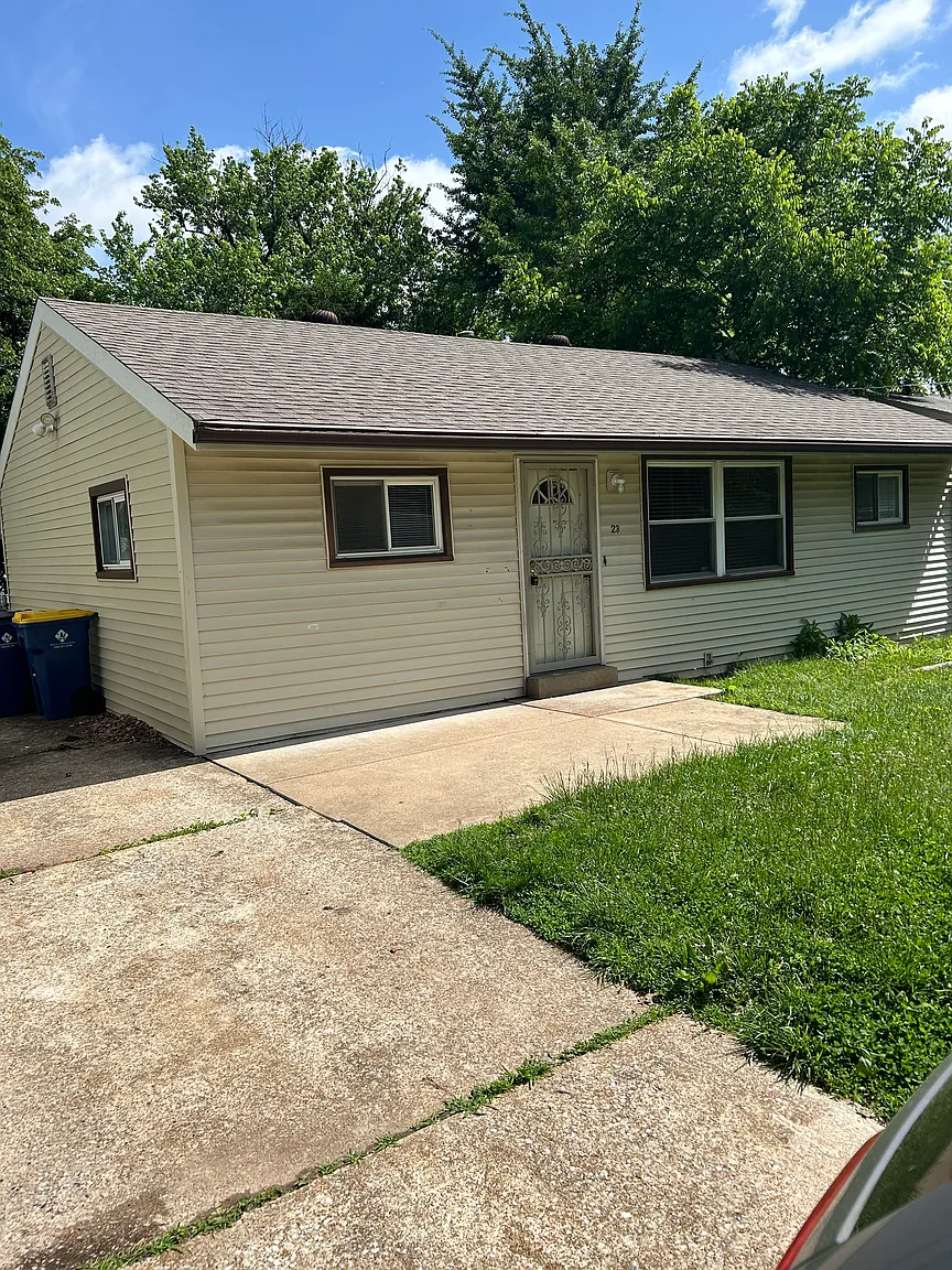 23 Connolly Dr photo 1