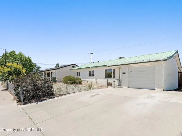 2620 Mossman Dr, Farmington, NM 87401