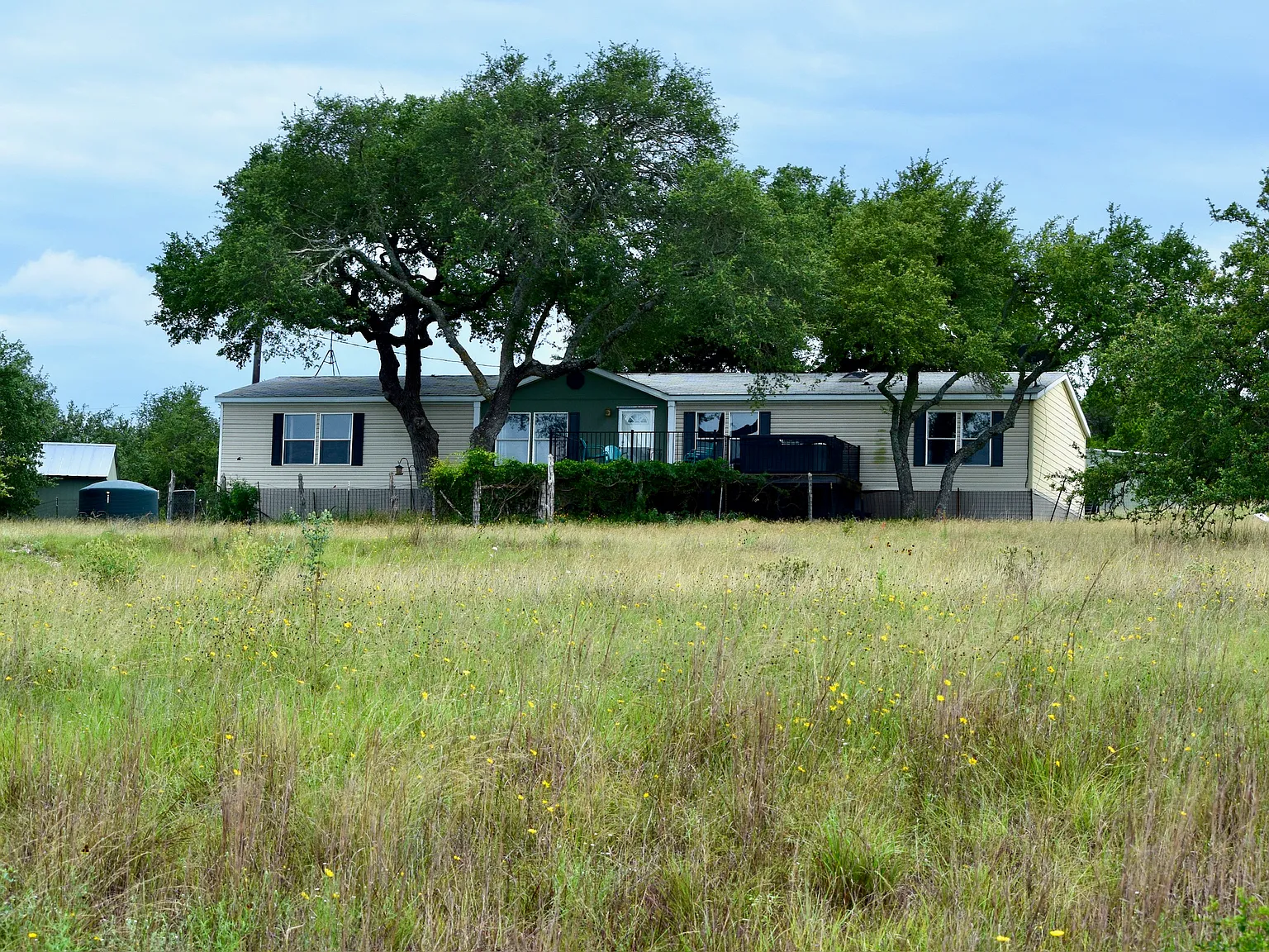 4 bed, 2400 sqft, $3,000 — Photo 4
