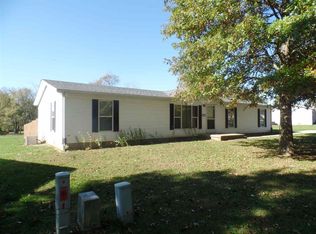 208 Spring Hill Dr, Bloomfield, IN 47424