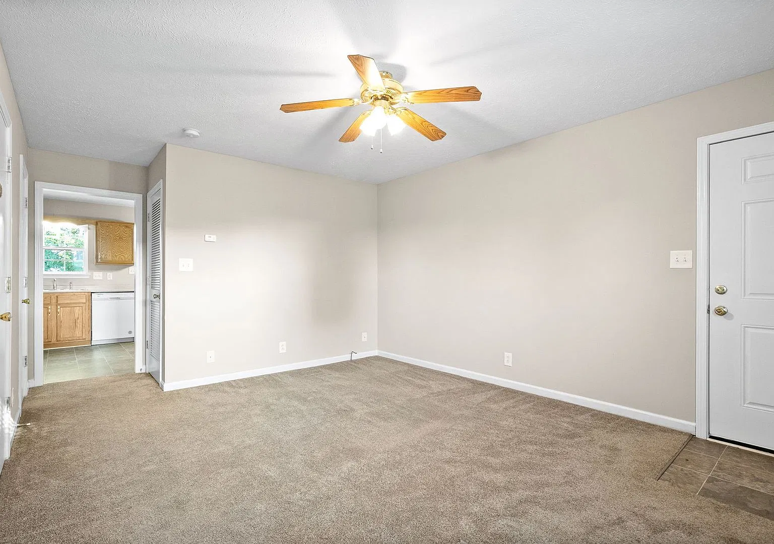 Jockey Drive - 3830 — Photo 4