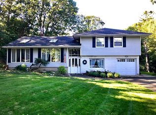 79 Soundview Dr, Port Jefferson, NY