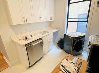 2059 29th St #F2, Astoria, NY 11105