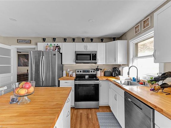 3rd image of 6724 Kathy Lynn Pl