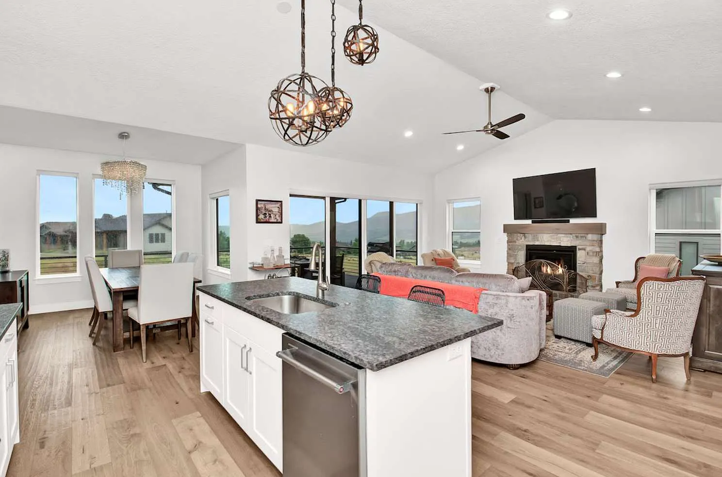 5 bed, 3500 sqft, $6,500 — Photo 3