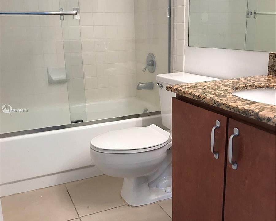 2nd image of 770 Claughton Island Dr #Penthouse 18