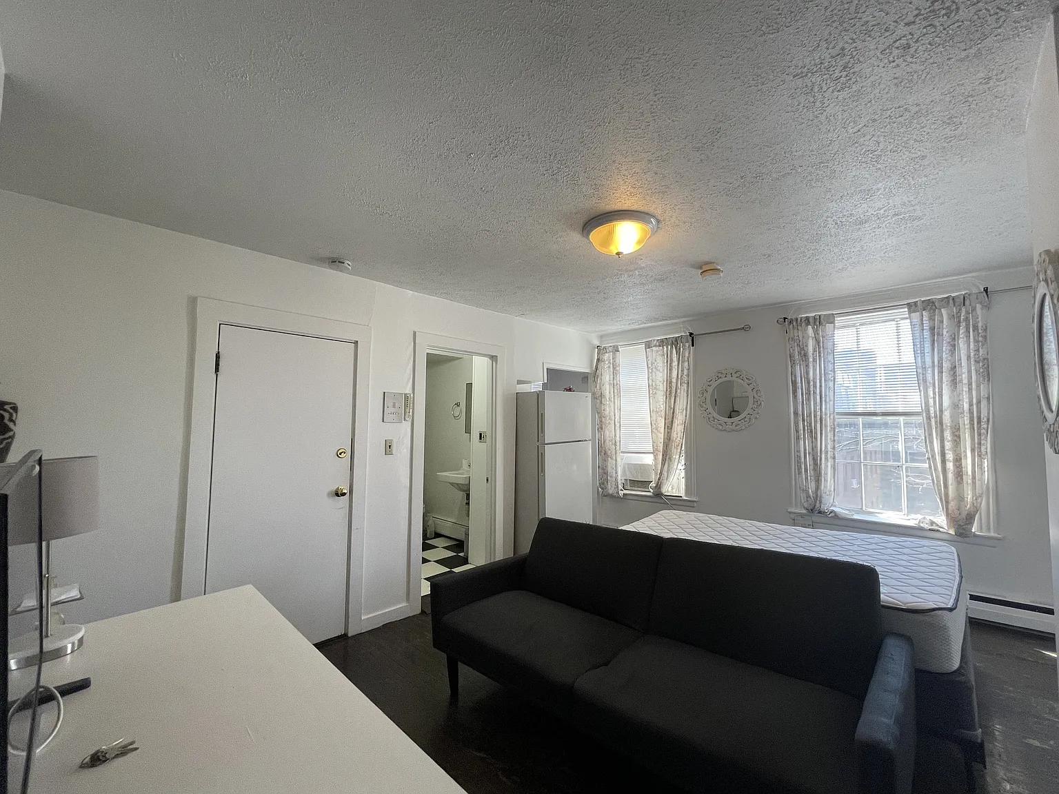 Studio, 450 sqft, $2,600 — Photo 1