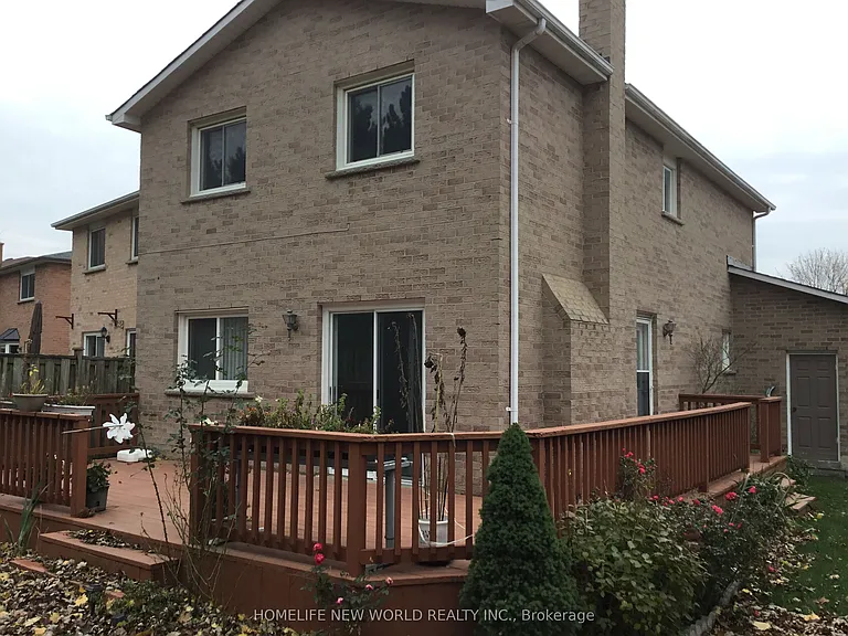 50 Michener Cres — Photo 24