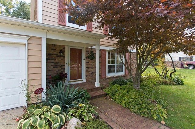 1st image of 1218 Drexel Ct NE